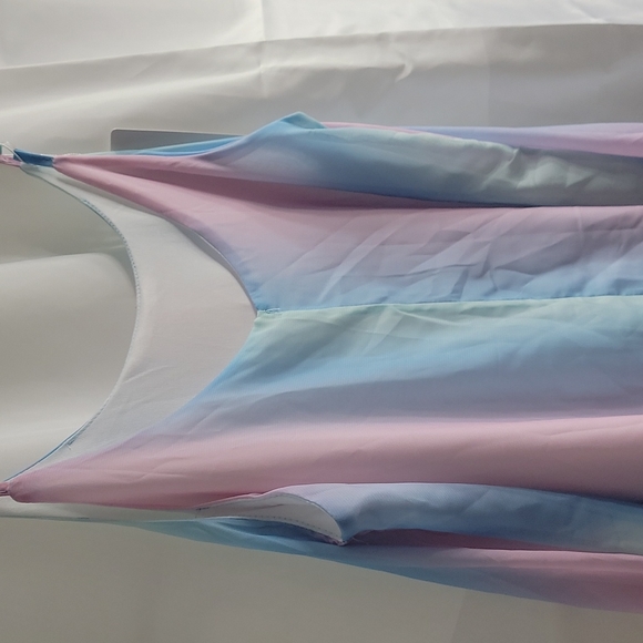 HOST PICK 🌟 beautiful flowy pastel dress BNWT - Picture 2 of 6